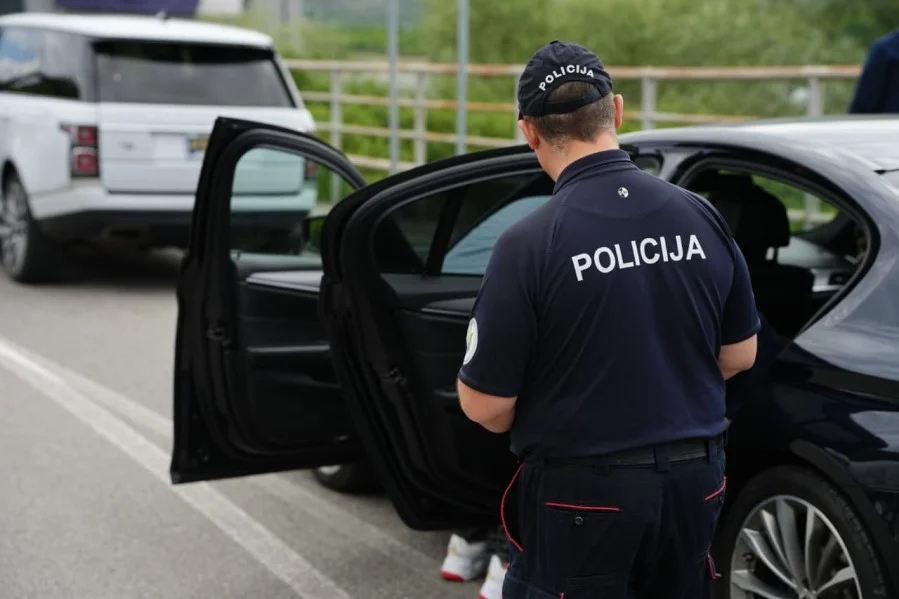 Uhapšena dva strana državljanina zbog prevare i falsifikovanja isprava