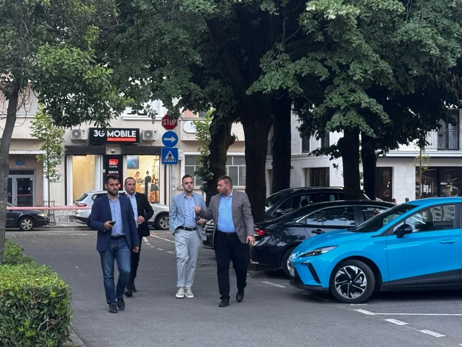 Počeo sastanak većine u Skupštini Glavnog grada, prisustvuje i DNP