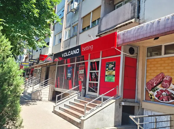 Nikšićanin brutalno pretučen i ostavljen bez svijesti ispred kladionice