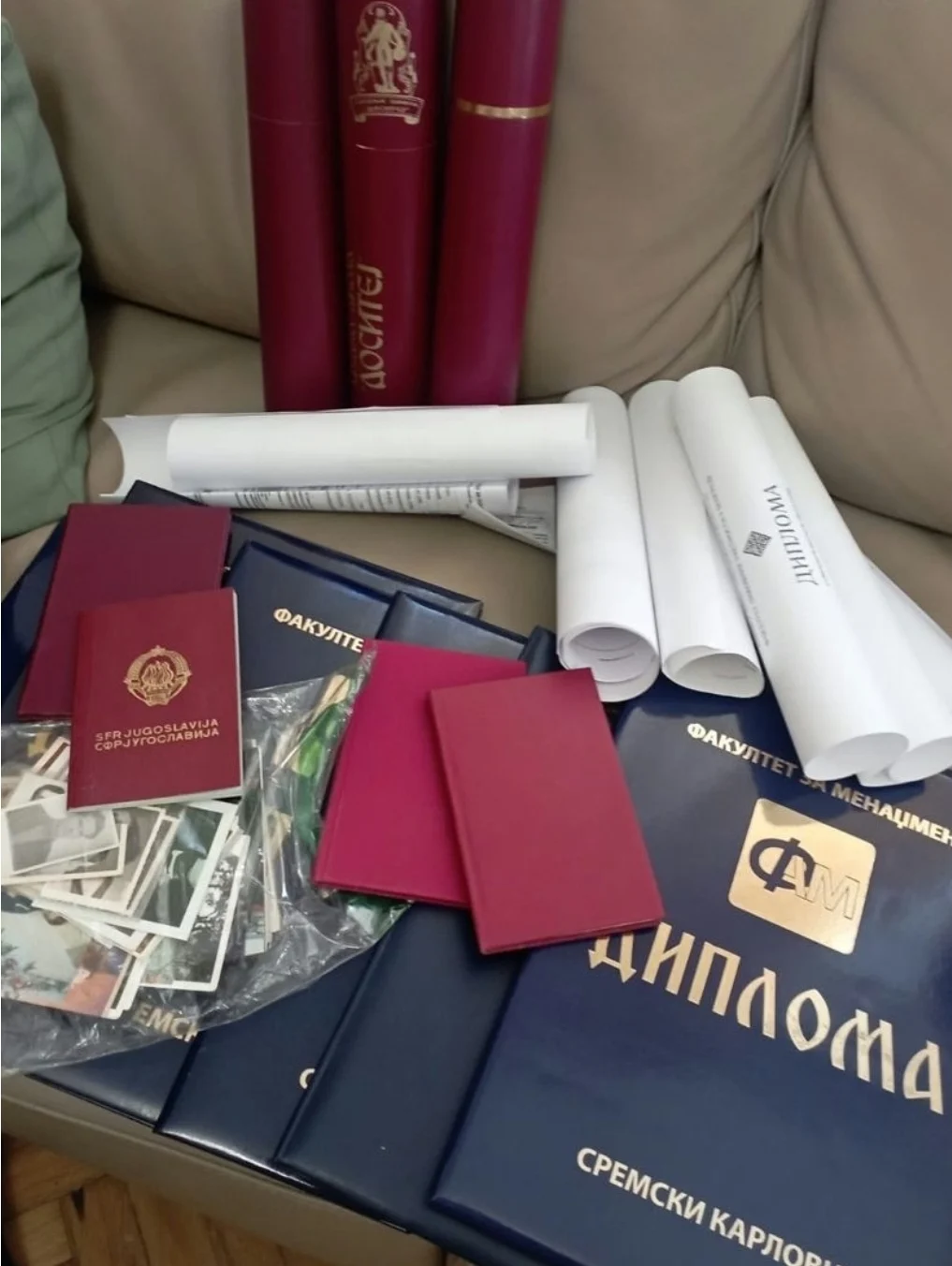 Uhapšene četiri osobe zbog prodaje lažnih diploma: Štancali srednjoškolske, više i master diplome. Zgrnuli veliko bogatstvo