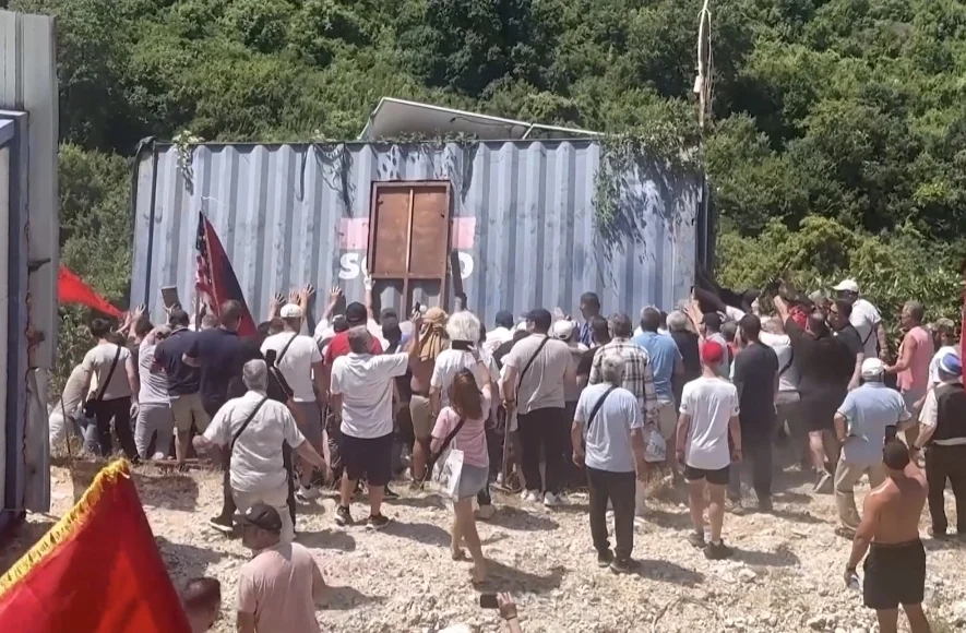 Haos na jugu Albanije: Bijesni građani ruše sve pred sobom zbog mega-projekta američkih milijardera