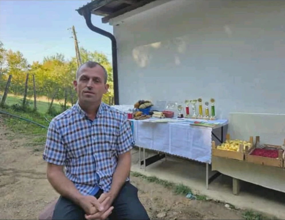 ČOVJEK KOJI U TRAVI VIDI LIJEK: Mersid Erović iz bjelopoljskog sela već godinama sakuplja blago crnogorskih planina