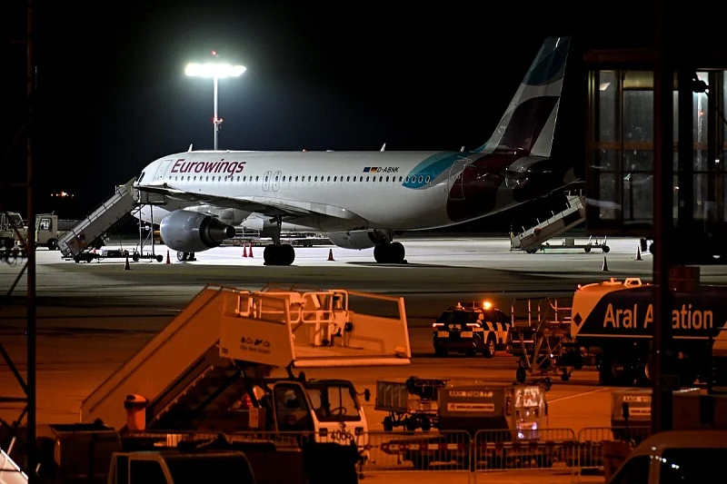 Avion upao u vrtložnu turbulenciju u blizini Sarajeva, povrijeđeno pet osoba osoba: Stjuardesa udarila u plafon kabine