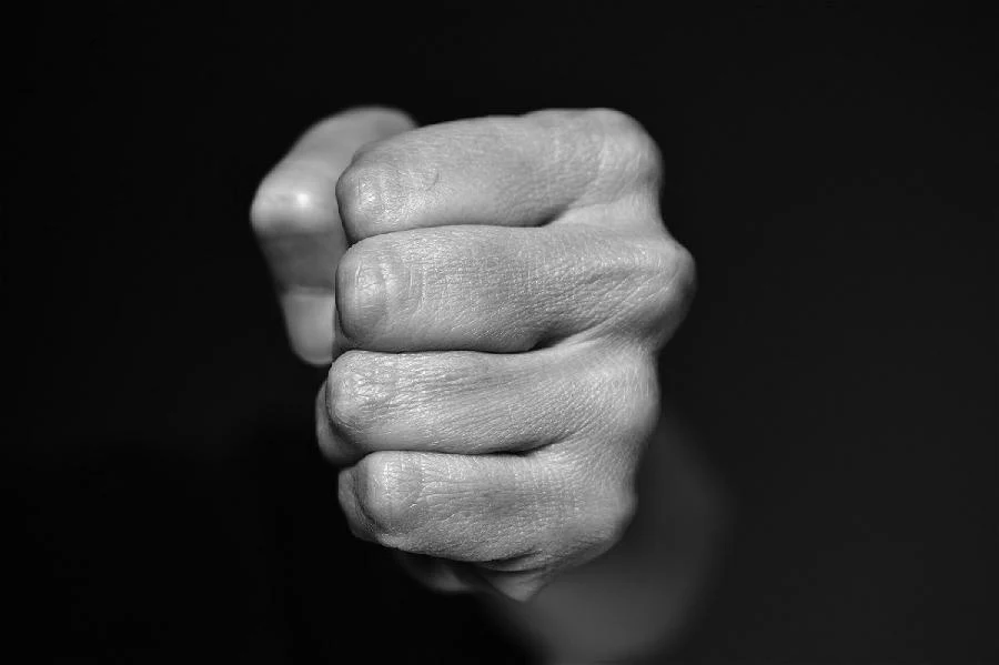 Podgorica: Četrnaestogodišnjak brutalno pretučen, policija traga za počiniocima