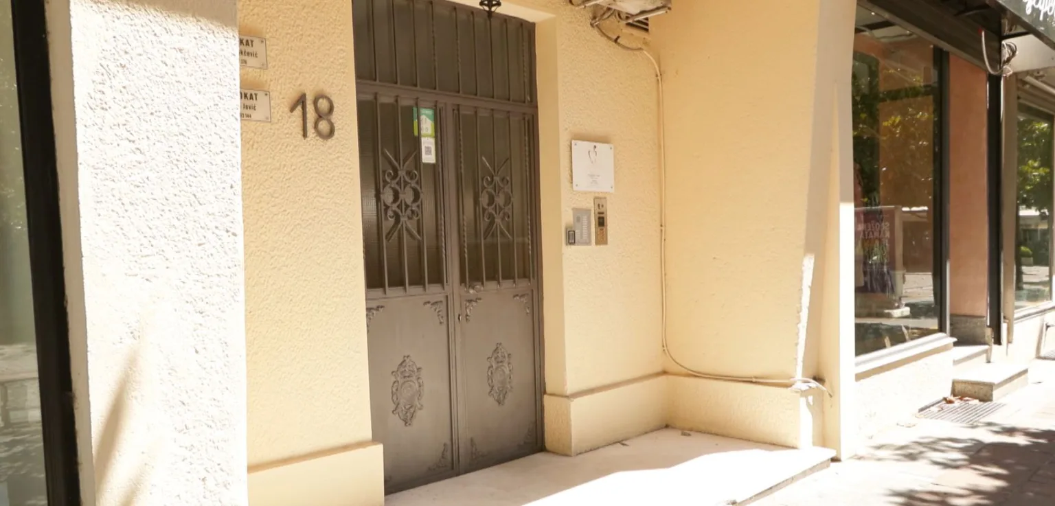 PODGORICA: Zgrada u Njegoševoj 18 dobila lift nakon skoro osam decenija