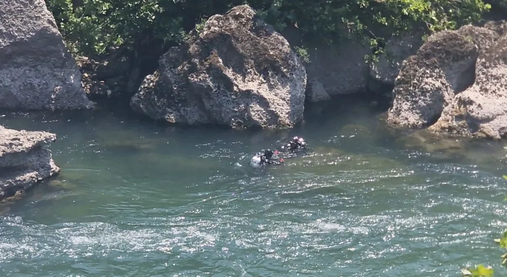Ronilački timovi pretražuju korito Morače u potrazi za nestalim mladićem