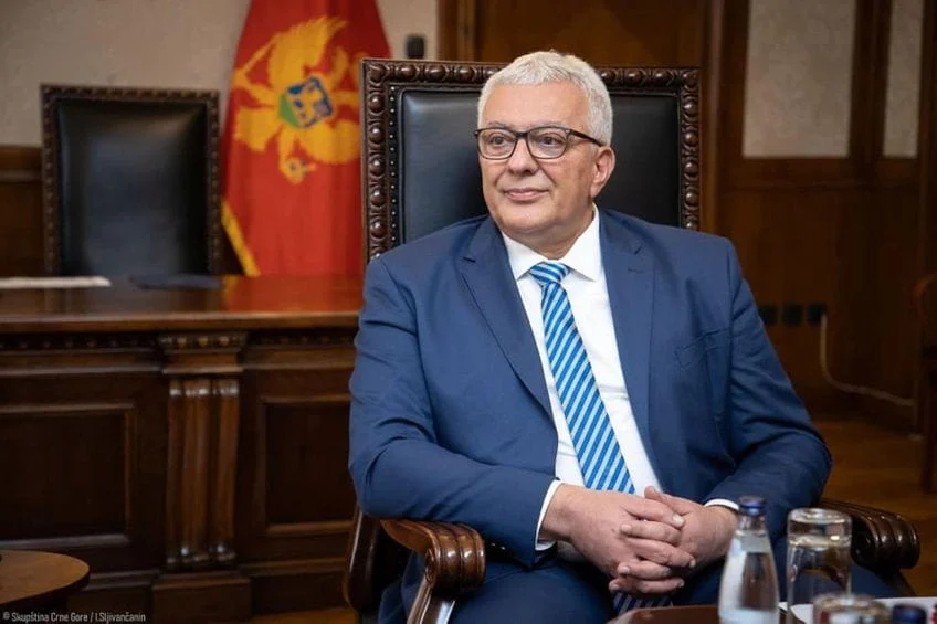 Za smjenu predsjednika Skupštine dovoljna većina od prisutnih poslanika: Skupštinska matematika čuva Mandićevu fotelju