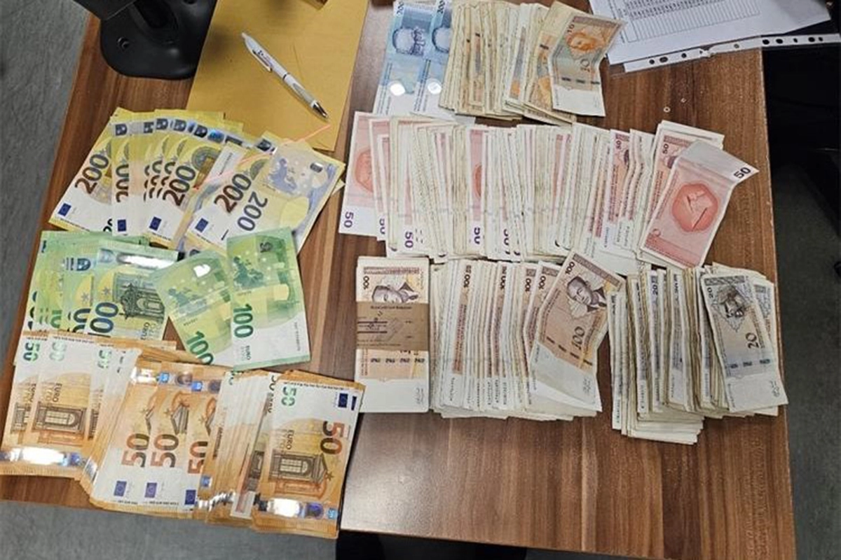 Vozač kažnjen 4.503 eura: Nije prijavio da kod sebe ima 12.015 eura i 5.850 konvertibilnih maraka gotovine