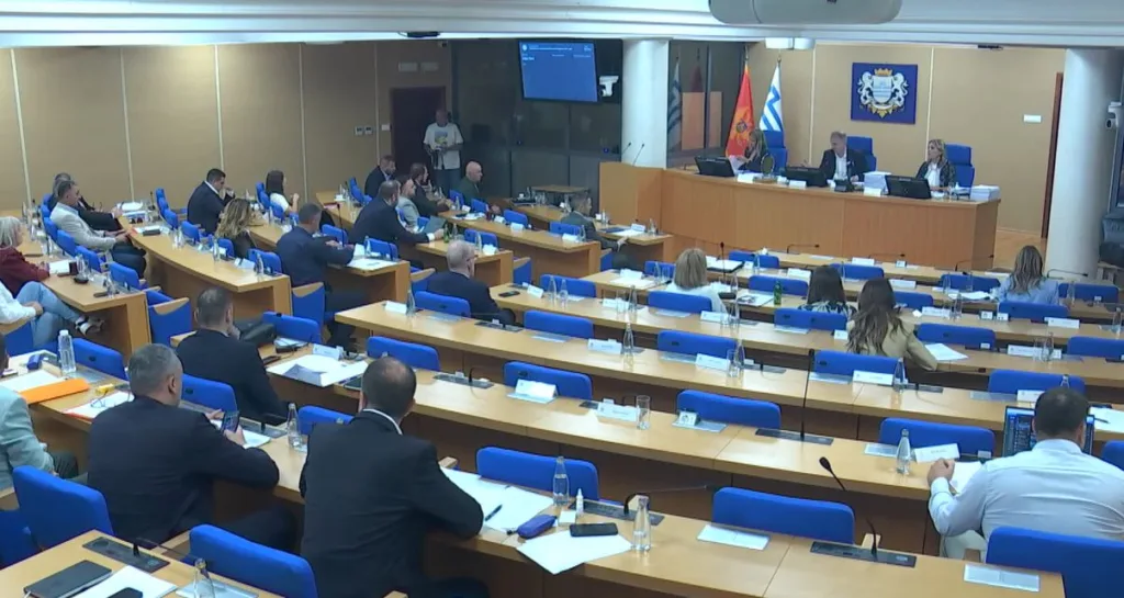 Zečević: Za tri i po godine asfaltirano 300 kilometara puteva; Špadijer: Rezultati u 2026. pokazuju da ćemo imati još jednu rekordnu godinu