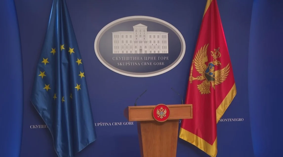 Odložena rekonstukcija Vlade