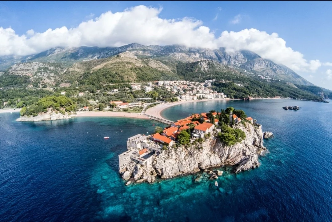 Medijske dezinformacije štete turističkoj sezoni. Naša država se nikad nije suočila sa ovolikim prilivom turista