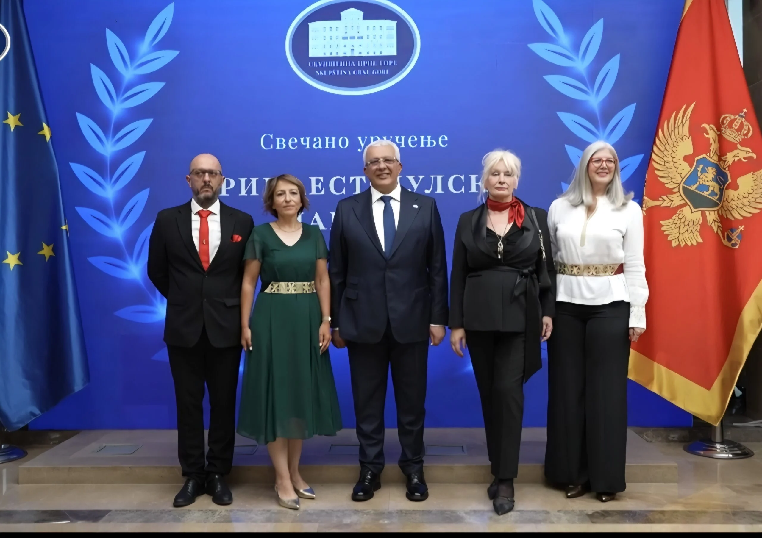 Predsjednik Skupštine Crne Gore Andrija Mandić uručio je danas, u Skupštini Crne Gore, Trinaestojulske nagrade ovogodišnjim dobitnicima