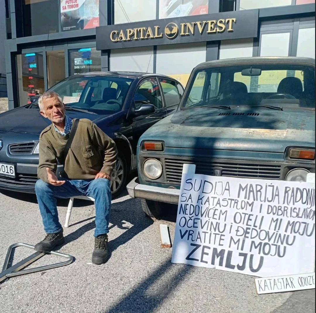 Radisav Nedović započeo štrajk glađu ispred Osnovnog suda: "Sud, katastar i pojedinci oduzeli su mi očevinu i đedovinu“