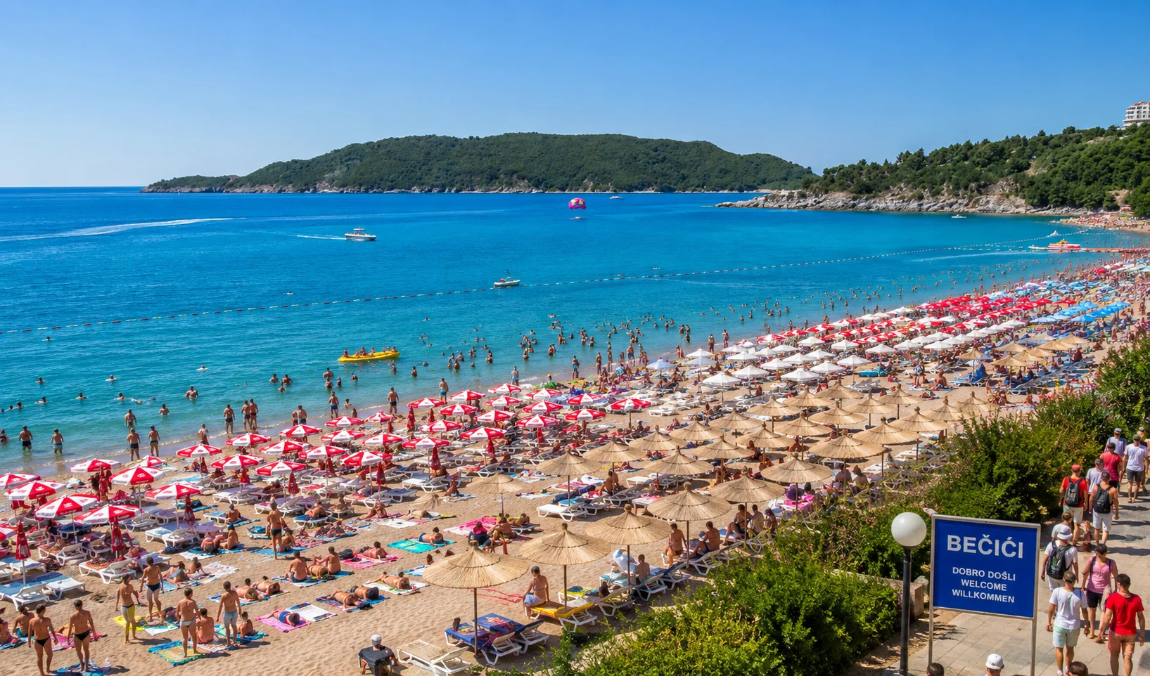 Bečići krcati turistima i cjenovno relativno povoljni: Dojč kafa 2,2 eura, pivo 3,5, doručak 6-10 eura, parking cijeli dan 5 eura, apartman 60...