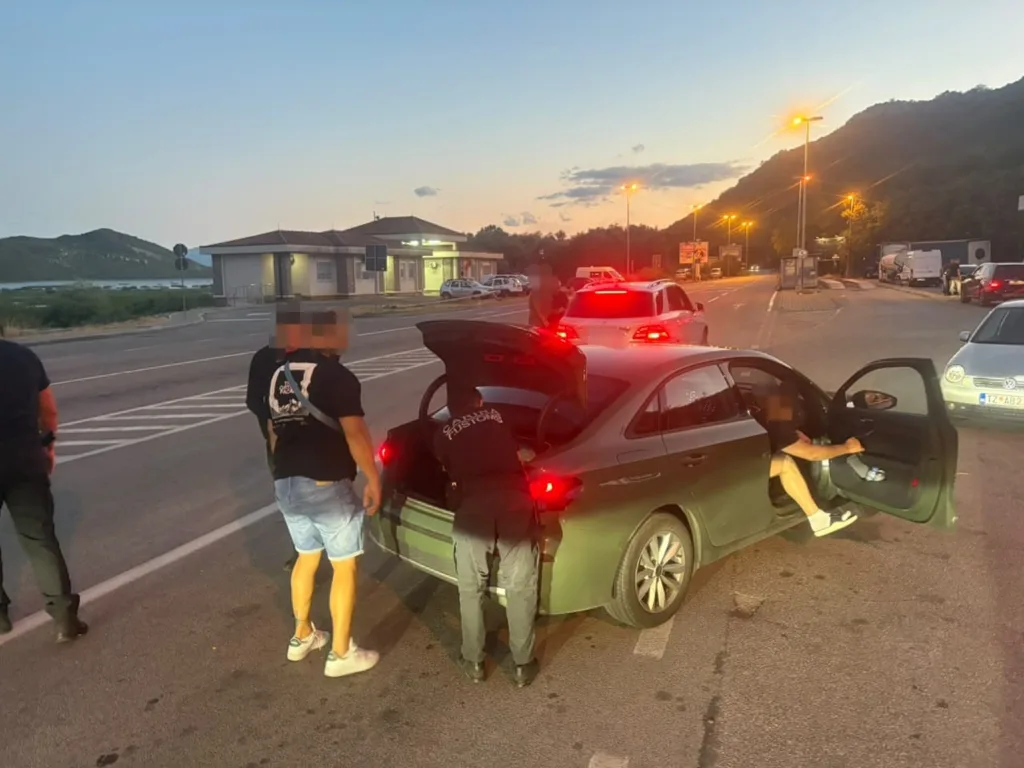 Uhapšeno 5 stranaca, pronađena im droga i falsifikovane isprave; 3 stranca prinudno udaljena