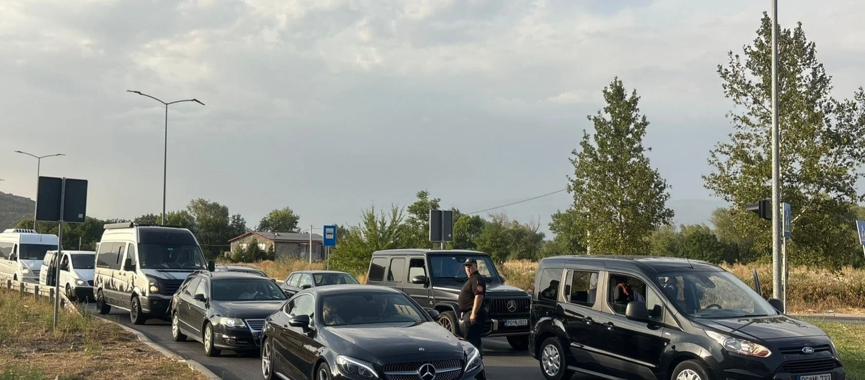 NAKON TROSTRUKOG UBISTVA: Policija zaustavlja i kontroliše sva vozila na putu Podgorica–Danilovgrad