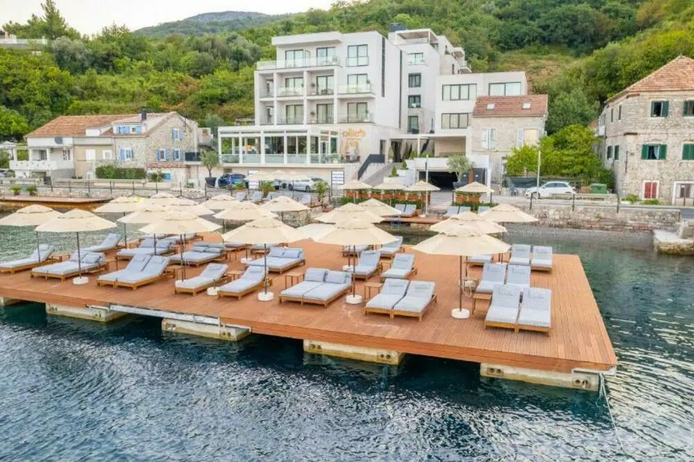 Inspekcija sigurnosti plovidbe: Katanac na prvo plutajuće kupalište u Boki