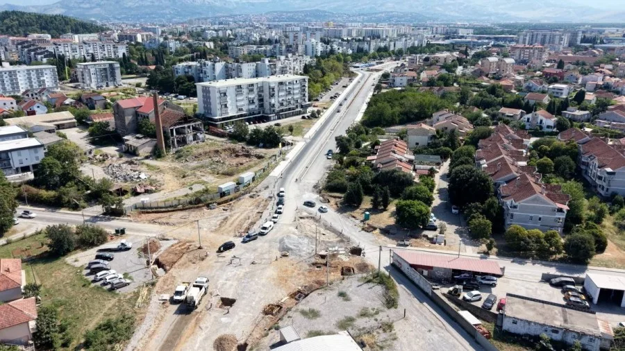 (VIDEO) Novi režim saobraćaja: Pogledajte kako izgledaju radovi na Bulevaru Vojislavljevića