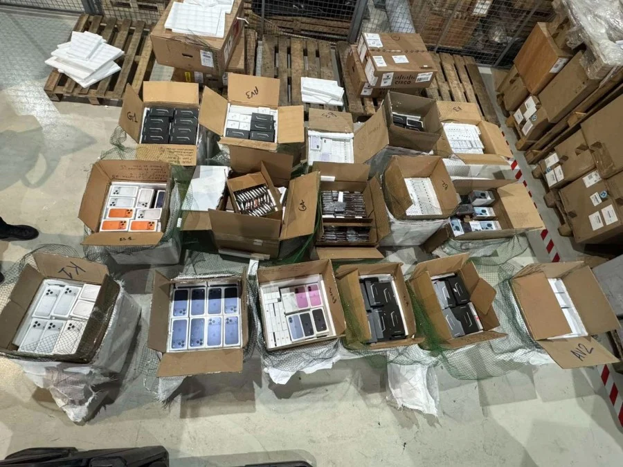 Uhapšen Podgoričanin osumnjičen da je prokrijumčario mobilne telefone vrijedne 2,6 miliona