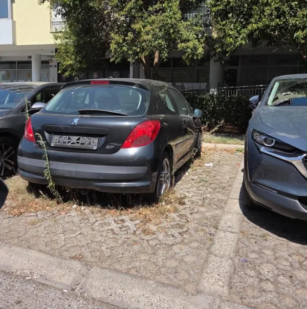 Počelo uklanjanje napuštenih automobila: Rješenja dostavljena, odvoz i ležarina idu na račun vlasnika. Račun će biti ogroman