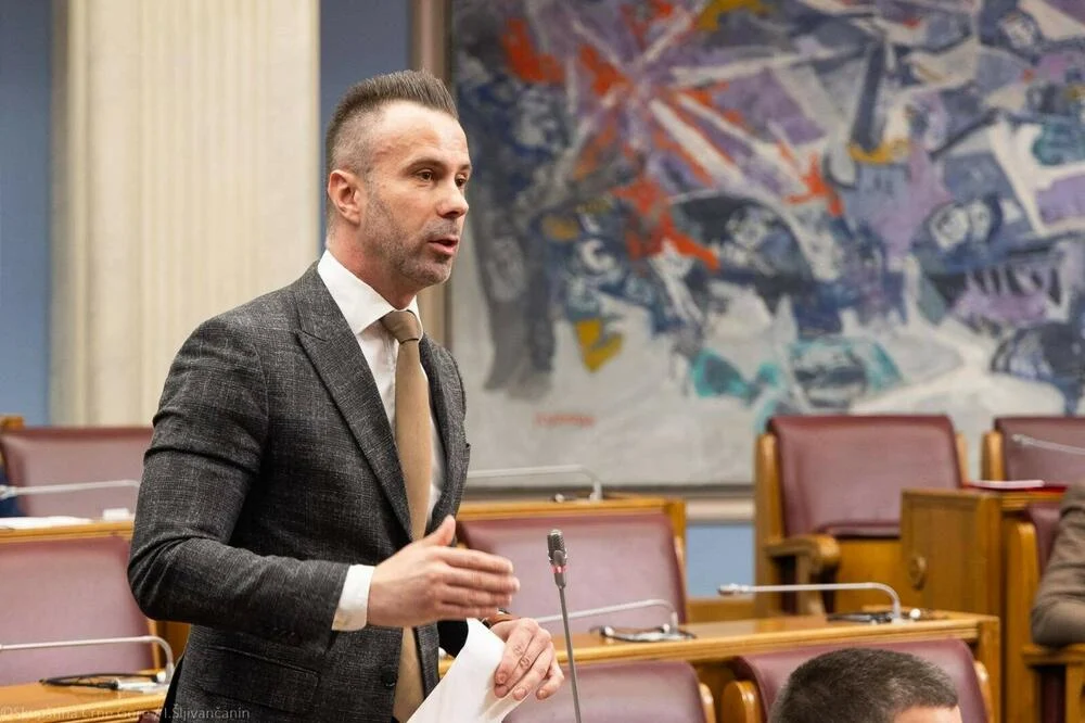 Uslovna kazna zbog prijetnje Bogdanoviću: Nikšićanin osuđen za komentar ispod objave poslanika Demokrata