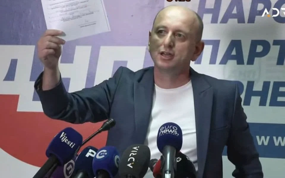 Knežević tvrdi: Spajić je pripadnik Vojske Srbije, da podnese ostavku