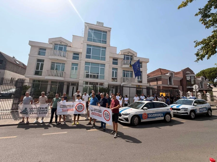Počeo protest prevoznika: EU mora hitno riješiti problem pravila 90-180
