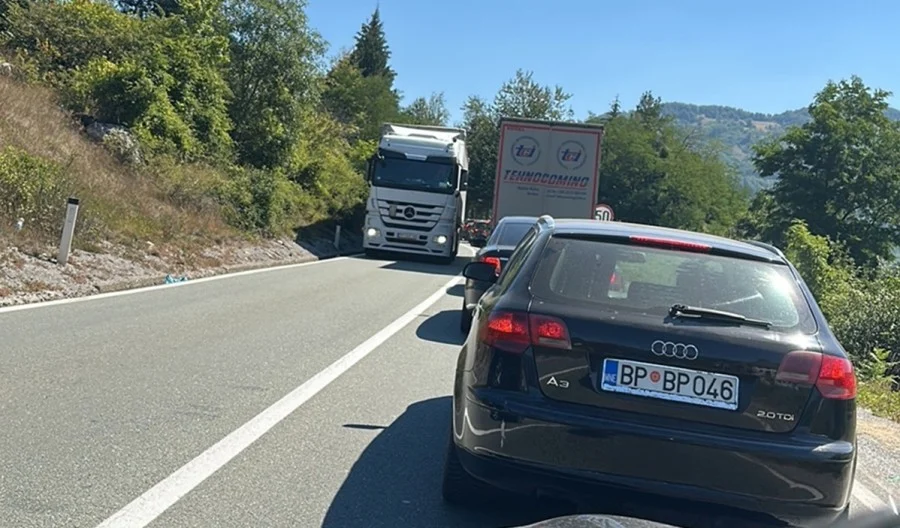 Tri osobe povrijeđene u udesu na auto-putu, obustavljen saobraćaj prema Kolašinu