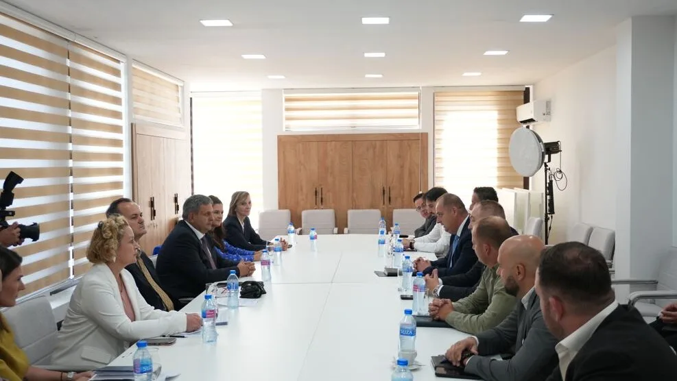 Radunović sa Nimanbeguom: Zajedničkim djelovanjem Ministarstva i Opštine Ulcinj do efikasnije legalizacije i boljeg planiranja prostora
