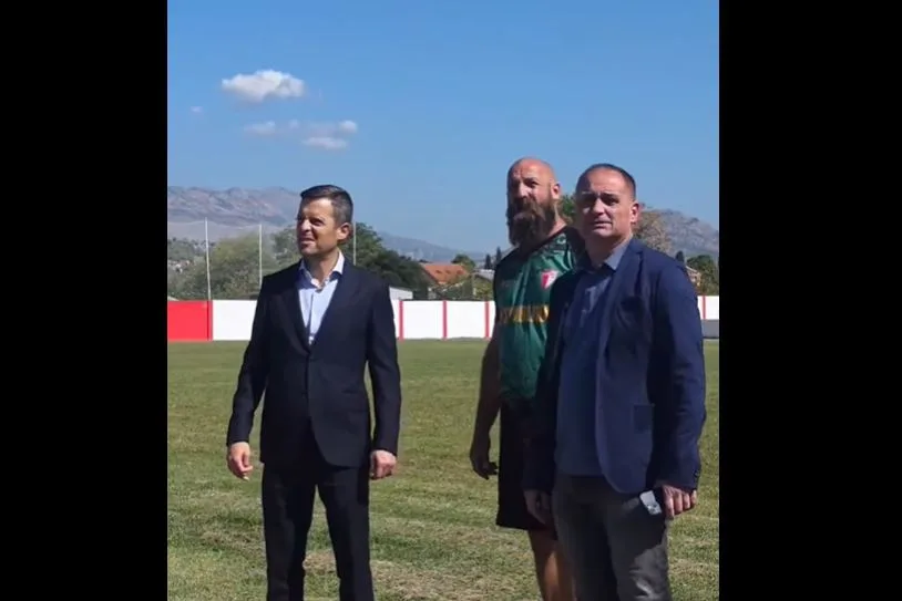 (VIDEO) Mujović: Postavljanjem tribine biće unaprijeđeni uslovi za praćenje utakmica i boravak na stadionu Zabjela