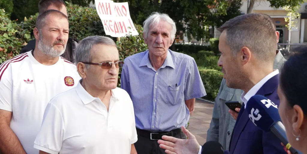 Mujović razgovarao sa mještanima sela Vrbica: Radi se na projektu za izgradnju vodovoda