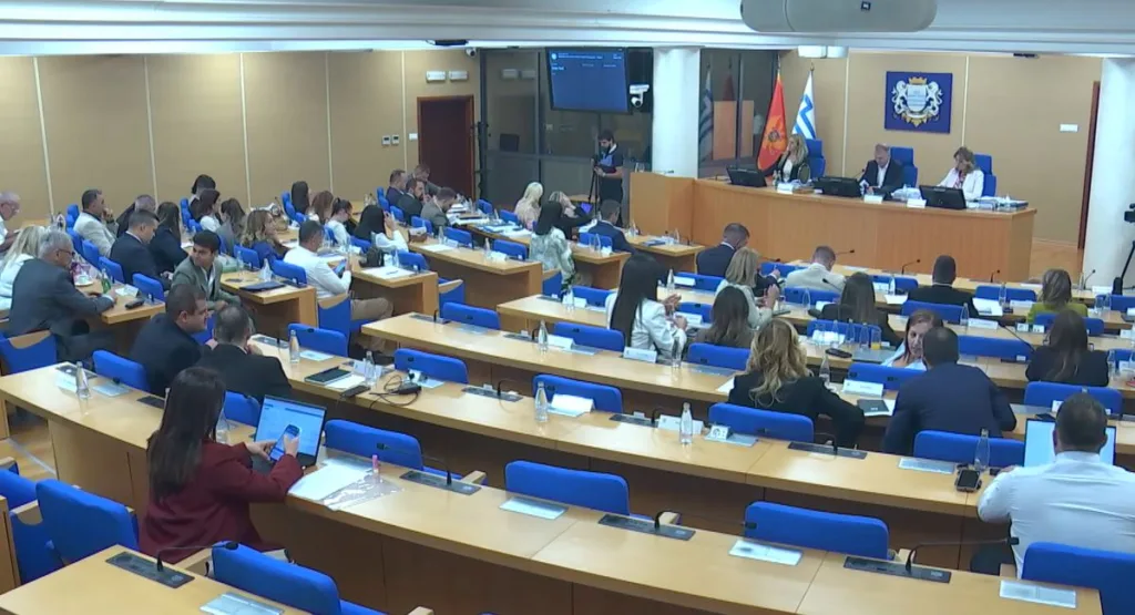 Mujović: Slavoljub Šćekić je primjer koji treba da svijetli generacijama; Mićović: Jedan od najtežih napada na institucije države