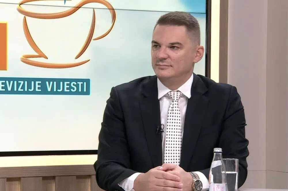 Šahmanović: Crna Gora ima dovoljno naftnih rezervi, Vlada prati situaciju kada su u pitanju cijene goriva