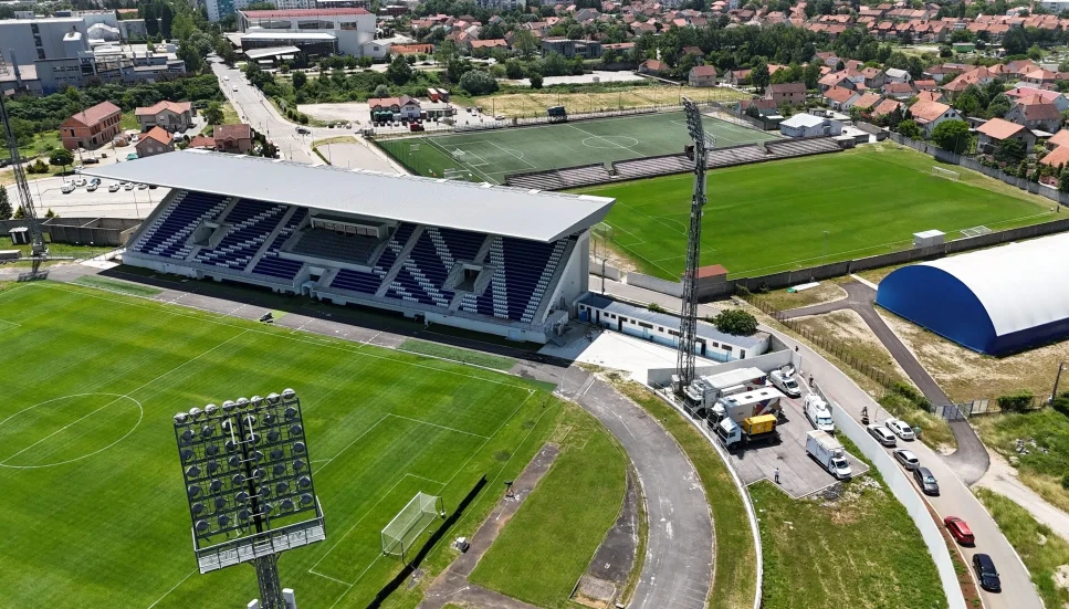 Uhapšen Nikšićanin, sa grupom navijača „Sutjeske“ pred utakmicu upao na stadion, prekršajne protiv sedam osoba
