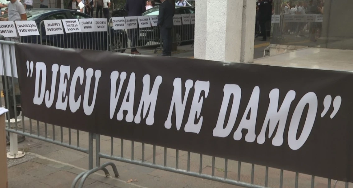 Roditelji: Nastavićemo proteste, razmišljamo da blokiramo vrtiće