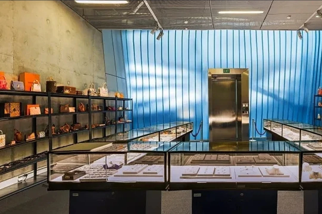 Država rasprodaje luksuznu robu i imovinu razbijene kriminalne mreže: Cartier, Bulgari, Chanel, Louis Vuitton i Hermes za dž