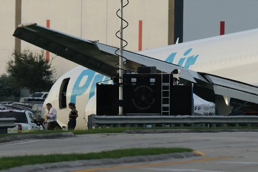 Avion "Boing" izletio sa piste i udario u vozila, petoro poginulih (VIDEO)