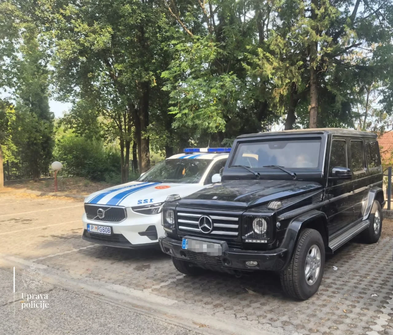 Policija od Danilovgrađanina oduzela blindirani Mercedes G koji potražuje SDT