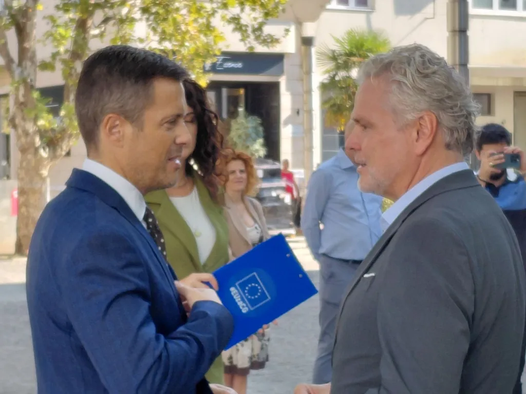 Mujović: Podgorica krupnim koracima gazi ka transformaciji mobilnosti; Satler: Uloženo 200 miliona u obnovu željeznice
