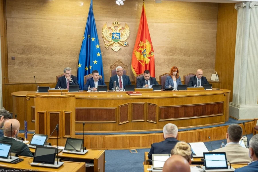 Skupština odložila izjašnjenje o ustavnim izmjenama i provjeri integriteta ministara