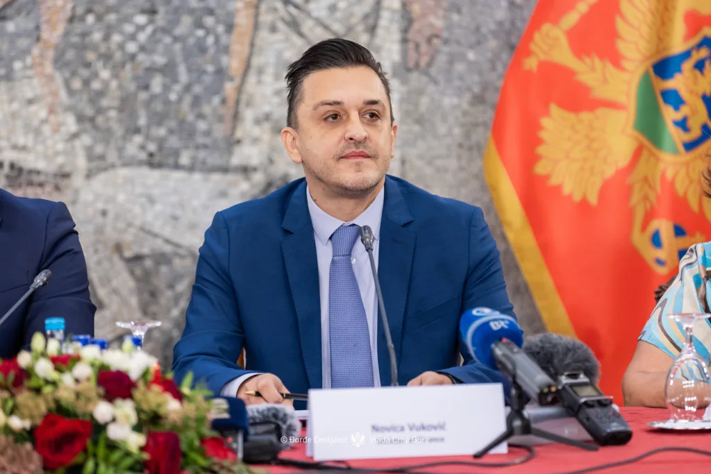 TV Vijesti: Vuković nije glasao za predlog Spajića da se od januara primjenjuje novi Vladin model povećanja zarada