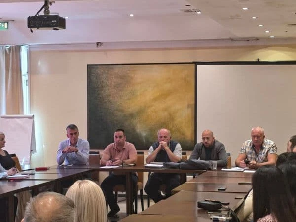 Revizori ne odustaju od štrajka dok ne vide ,,zvanične i konkretne rezultate“