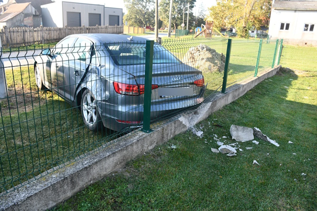 Pijana djevojka (22) Audijem, ujutro u 7:30h, udarila u ogradu: Prvo je uhapšena, pa kažnjena sa 1.580 eura i tri mjeseca zabrane vožnje