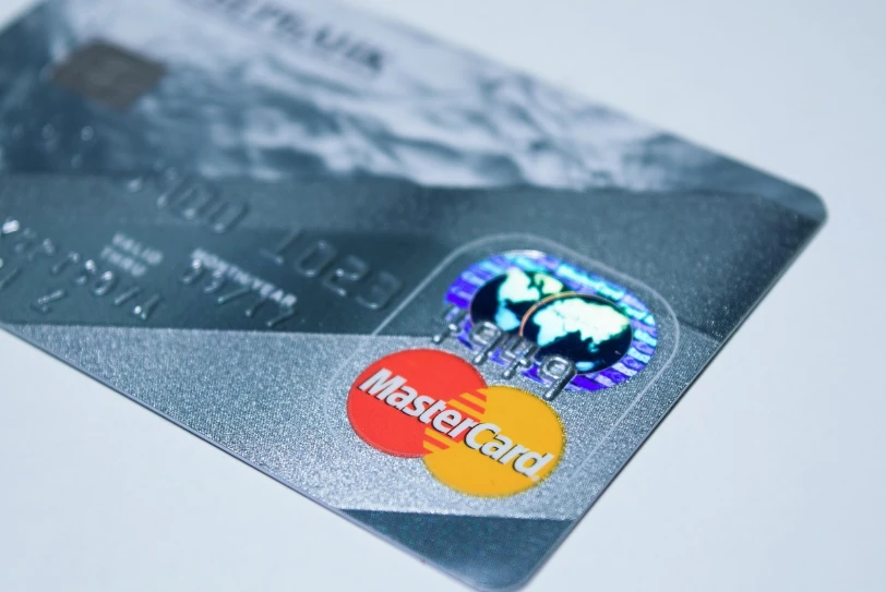 Mastercard od 2027. uvodi plaćanje bez interneta, obuhvaćena i Crna Gora