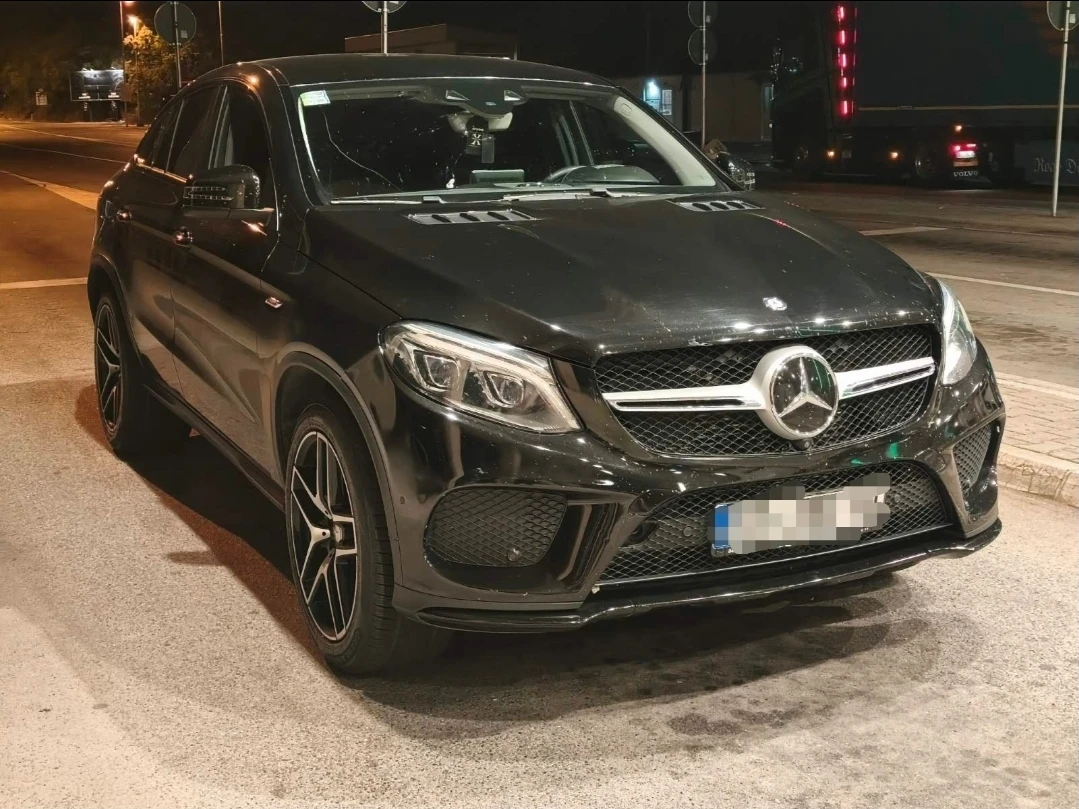 Policija oduzela luksuzni Mercedes GLE