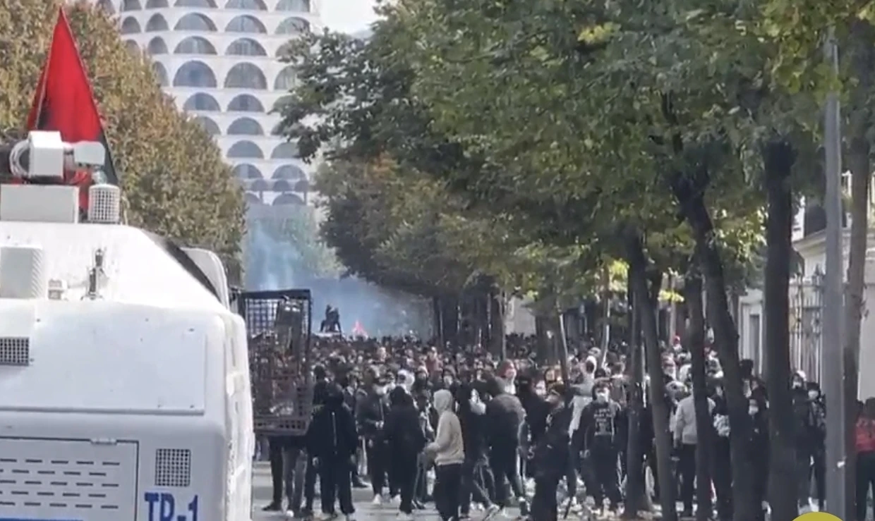 Protesti u Albaniji: Sukobi širom zemlje, desetine privedenih, Rama odbija ostavku