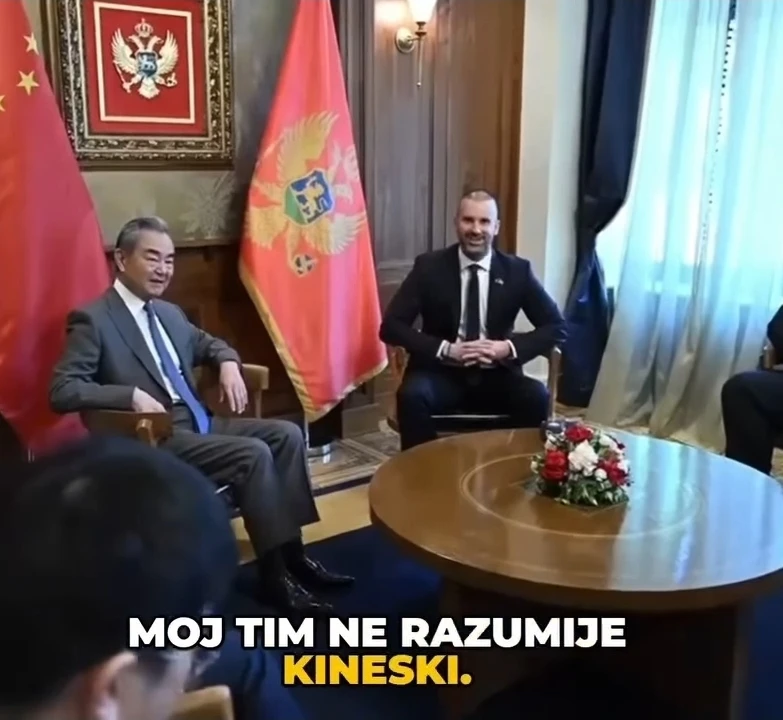 Premijer Spajić danas razgovarao sa kineskim šefom diplomatije Vang Jijem i našalio se da njegovi saradnici ne znaju kineski