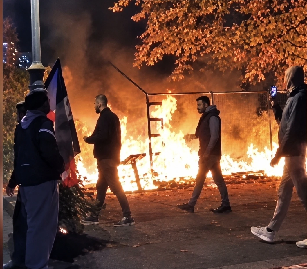 Gori "Ćacilend" nakon poraza Vučića: Šatori u Pionirskom parku u Beogradu u plamenu