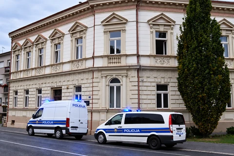 Prijetio da će ubiti komšiju koji ga je prijavio zbog nasilja nad suprugom: Osuđen na pet mjeseci zatvora