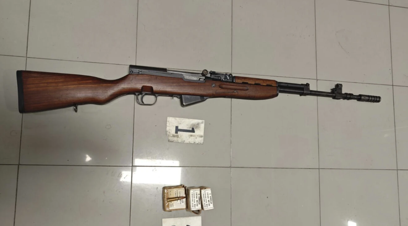 Pretresom u Beranama od ženske osobe oduzeta poluautomatska puška sa 42 metka